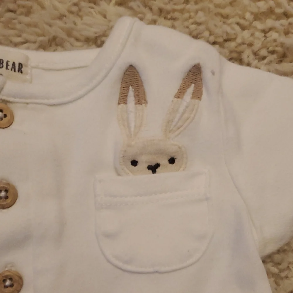 5 For $25 Rabbit + Bear Organic‎ White Baby Onesie Size 3-6 Months